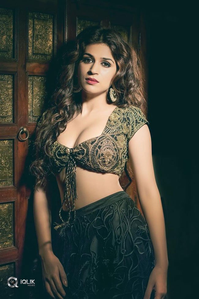 Shraddha-Das